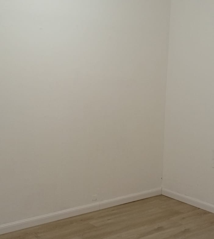 702