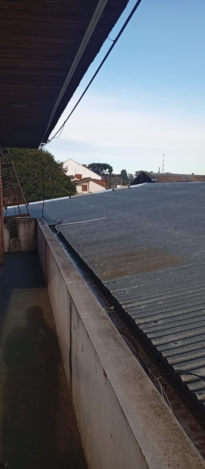 Galpon con vivienda en ALQUILER