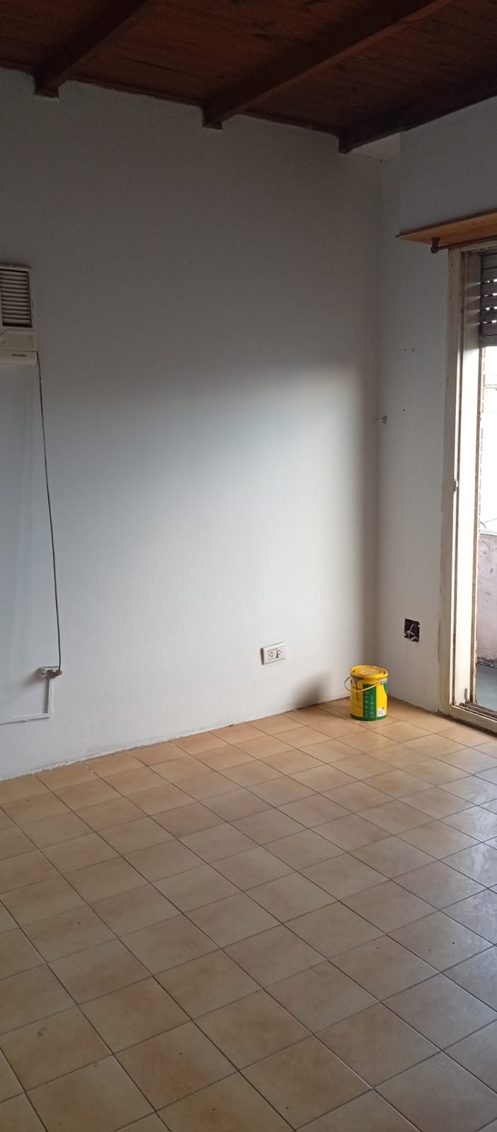 Galpon con vivienda en ALQUILER
