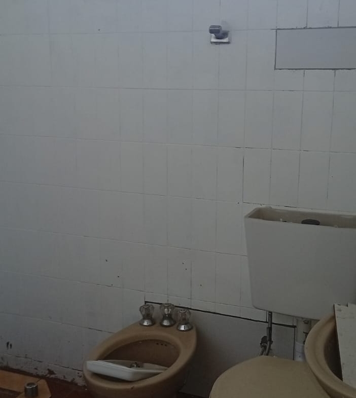 702