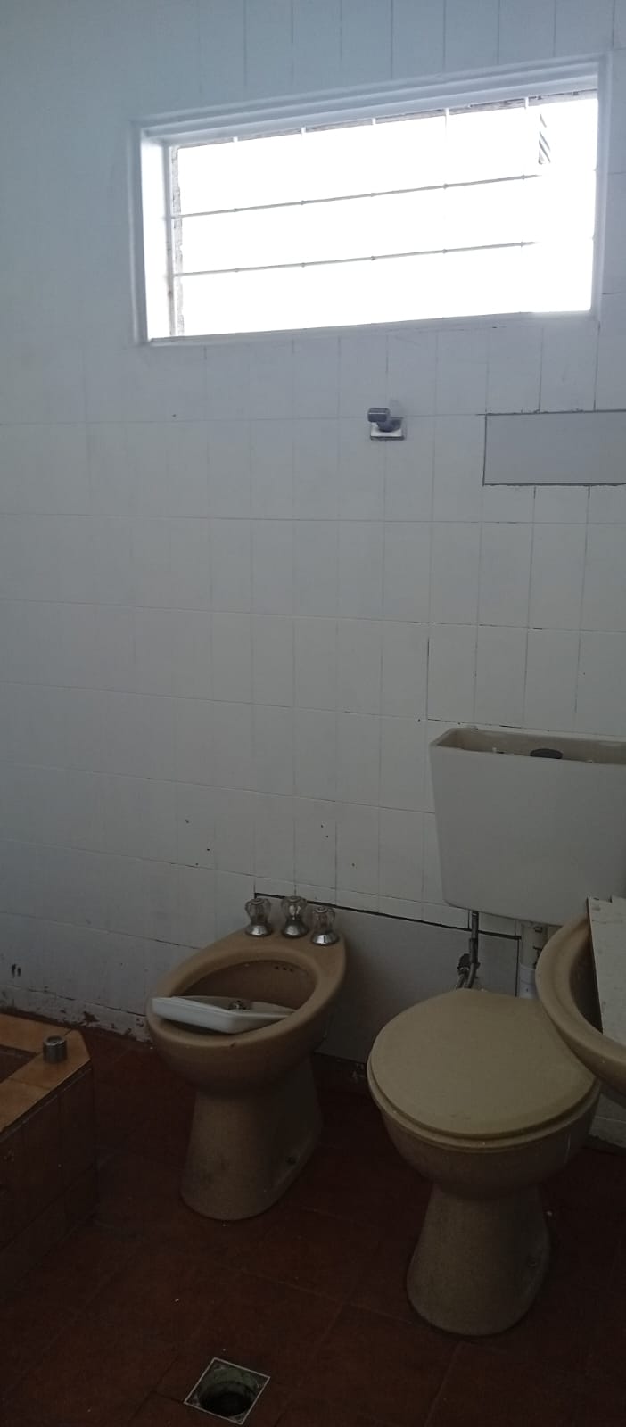 Galpon con vivienda en ALQUILER