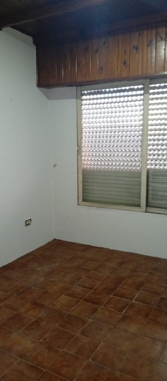 Galpon con vivienda en ALQUILER