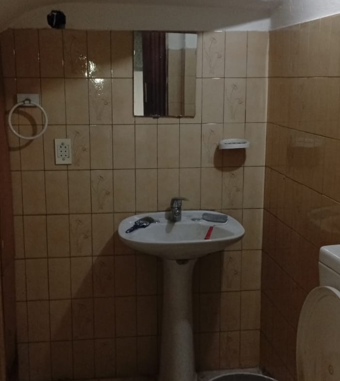 702
