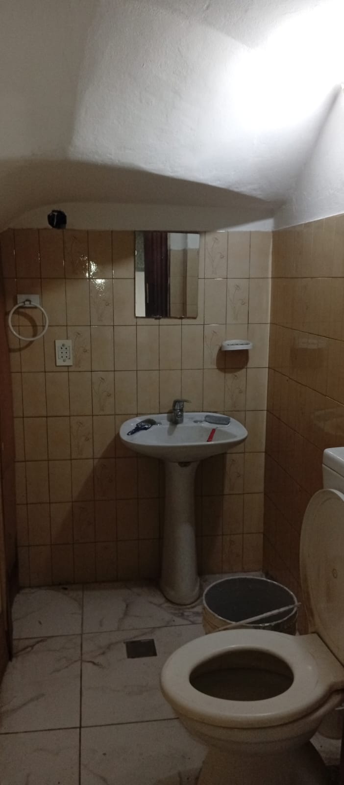 Galpon con vivienda en ALQUILER