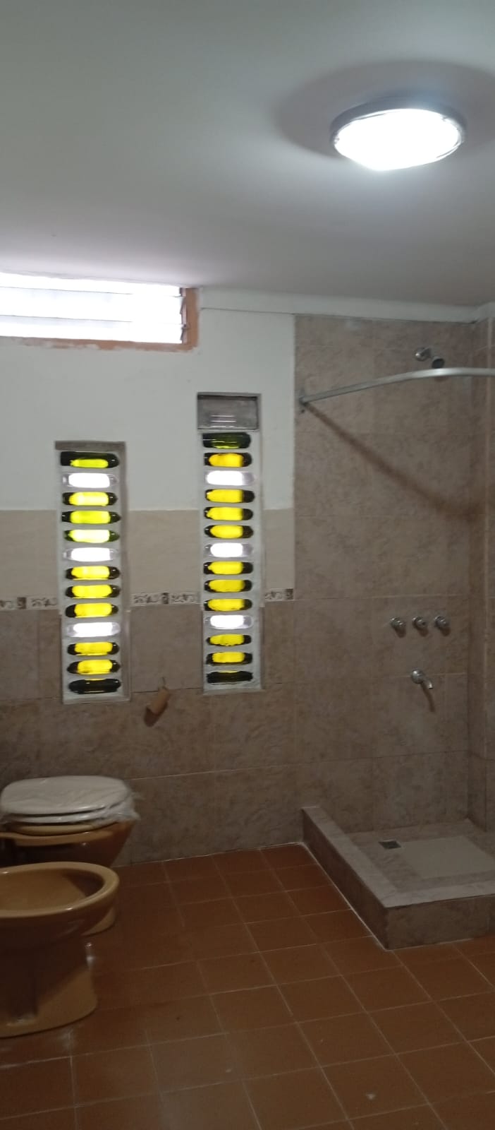 ALQUILER DE PH EN ADROGUÉ